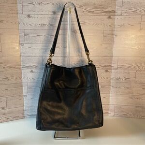 Chic Black Leather Shoulder Bag